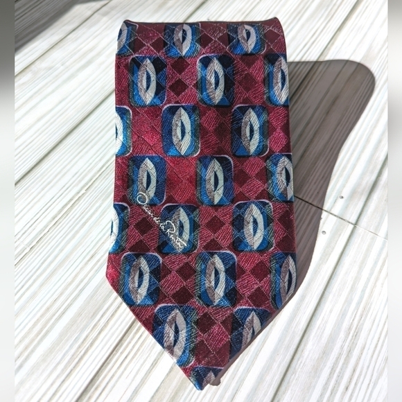 Oscar de la Renta Vintage Geometric Pattern Print Necktie in Retro Red and Blue - Picture 1 of 8